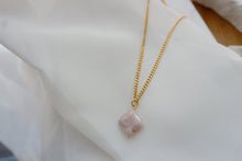 Load image into Gallery viewer, PINK AGATA "MARY" NECKLACE
